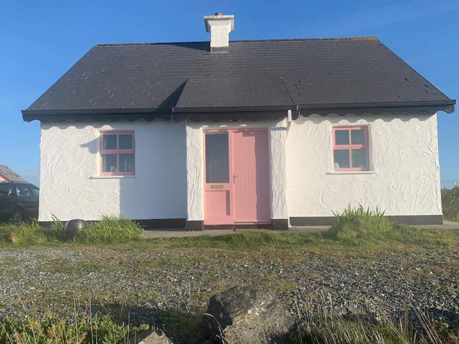 Pink Cottage บัลลีคอนนีลี ภายนอก รูปภาพ